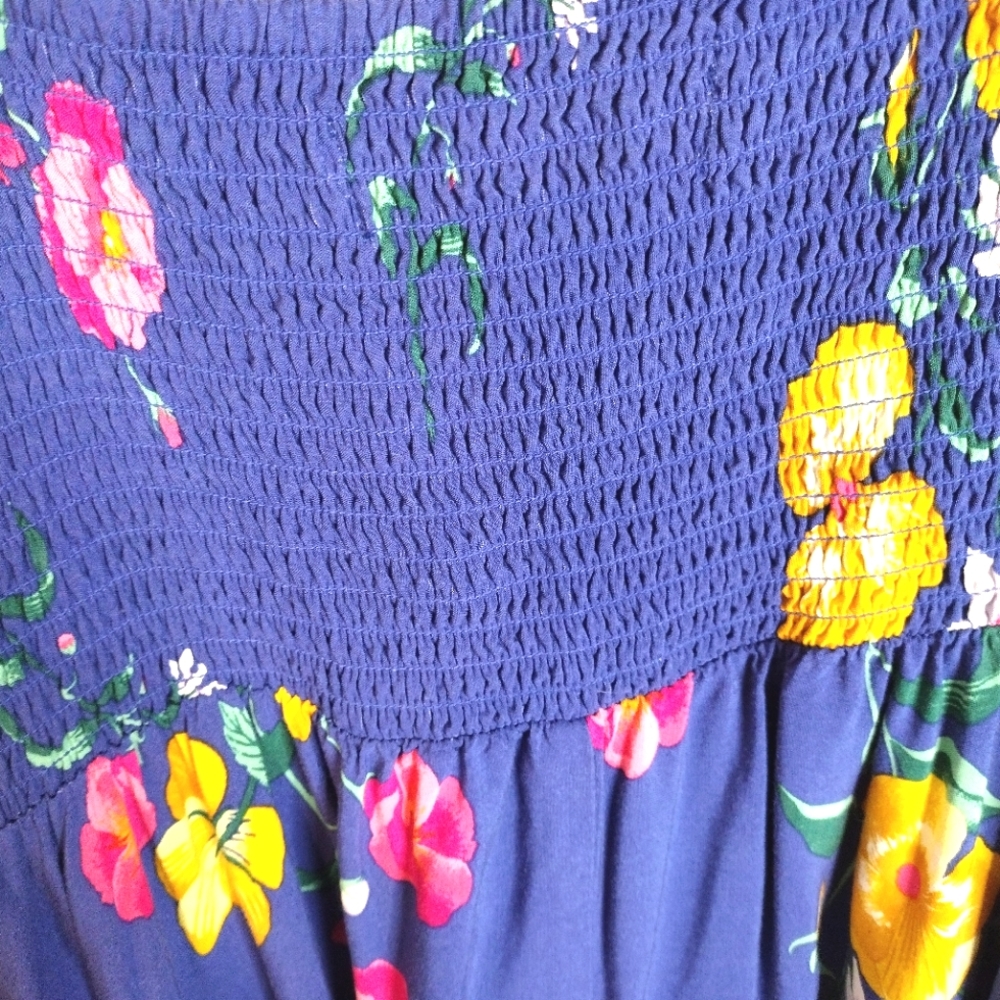 Old Navy Pretty Floral Sleeveless Dress - Picture 4 of 8